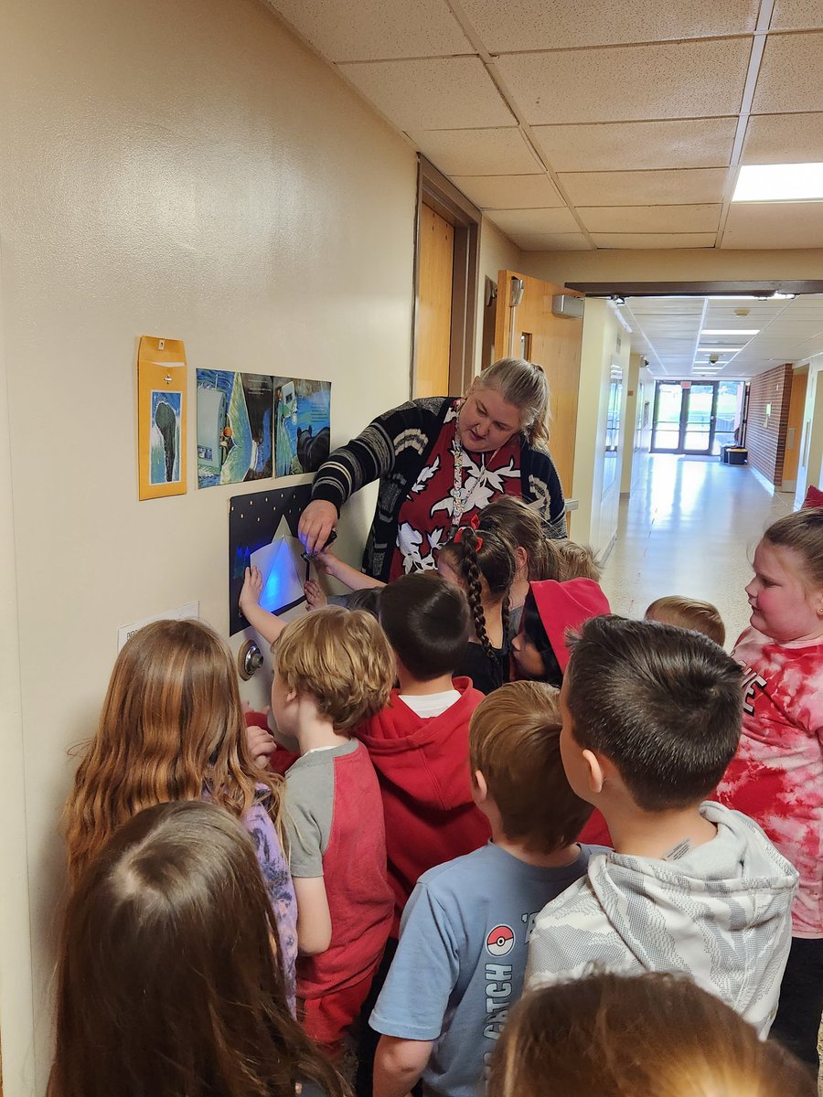 BCSDGintherAP's tweet photo. Such fun doing a "book walk" around our school. Each class was given a copy of A Camping Spree with Mr. McGee by Chris VanDusen at the completion of the book walk.
#campreadalot #PARP @BCSDGinther @BrockportPTSA https://t.co/gdBzajcCM1