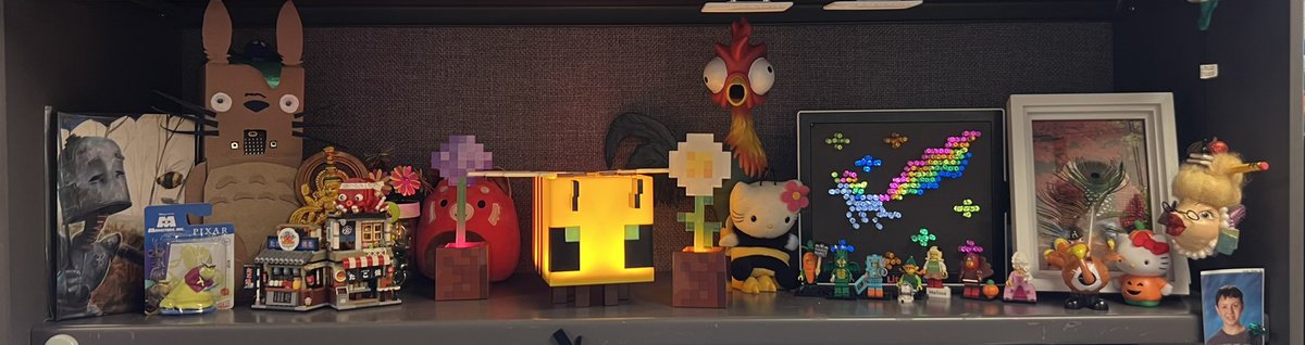 So excited for my Minecraft bee light and flowers!
#minecraftedu