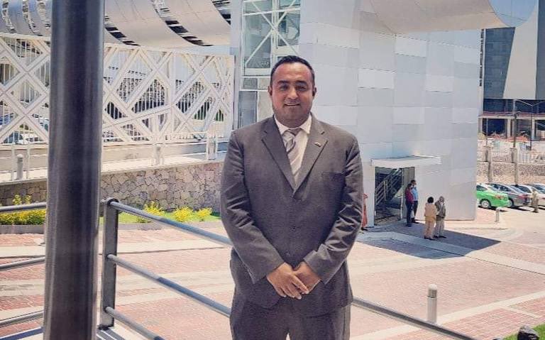 Humbertgutier's tweet photo. Y sigue la mata dando con dALE. 

Del Instituto Municipal de la Juventud de @municipio_leon , nos ha informado un conspirador leonés que el nuevo Director Ismael Zúñiga quien llegó hace aproximadamente 2 meses fue una imposición política. 

Al anterior director Misraim Macías lo obligaron a renunciar por órdenes directas de @AleGutierrez_mx según nos cuenta este conspirador que se comunicó a través de esta red y que guardaremos en el anonimato. 

También nos contó que el actual director tiene a todo el personal en vilo, ya que a diario ataca y amedrenta a sus subordinados con que su trabajo está mal hecho. 

Todo el personal está molesto y triste con la llegada de este sujeto que presume que ni dios lo quita de ahí porque es panista y consentido de la alcaldesa. 

Maia Maia y luego van a llorar de que uno los golpea, deberían comportarse a la altura. Y no hacer sus jilipolleces.