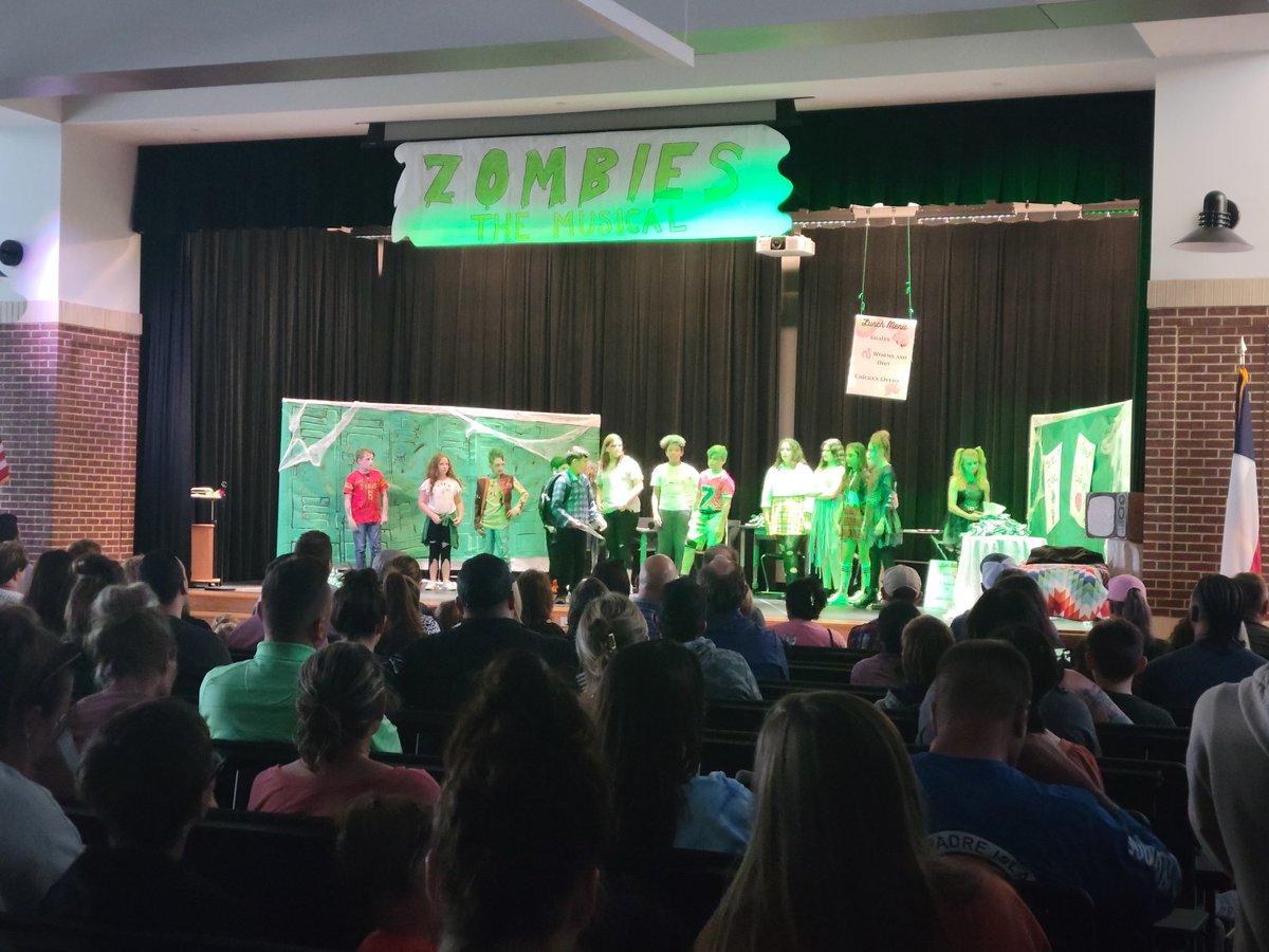 SDOMINGUEZ_'s tweet photo. Our very first ever musical was a success! So proud of all our Heros 🫶🏽 @hammelem #HammHeroes #HammFam https://t.co/M1JG4ERJTG