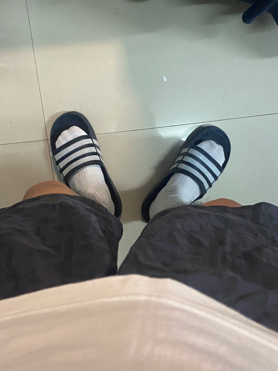 Keepfitboy's tweet photo. 黑皮白袜毛裤🤣
#杭州下沙 https://t.co/LrR4A2jfyz