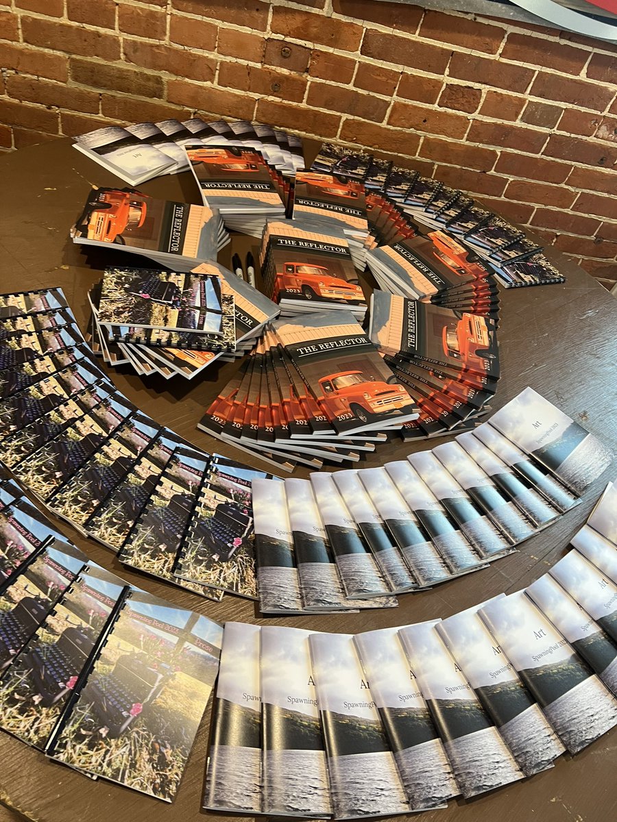 ShipEnglish's tweet photo. We had an amazing time at the Write the Ship and Reflector Launch Party this evening! Congrats to all the award winners! And a huge shout out to the editors and Writing Fellows, without whom none of this would be possible. 📚📗 https://t.co/8K4OjdXomw