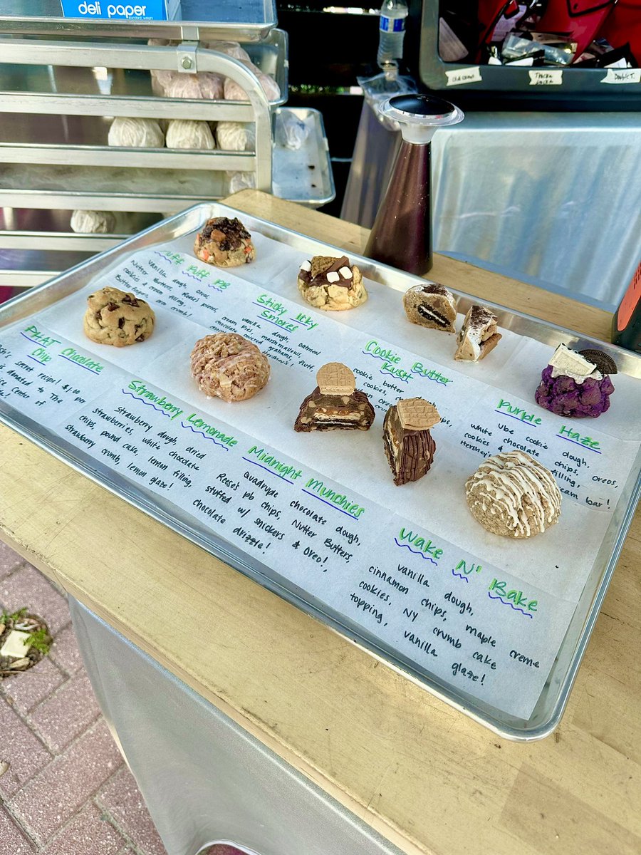 TuckBeck's tweet photo. Phat Ash Bakes was definitely the highlight of the day!!! They definitely know how to celebrate 4/20. πͺ
.
#FoodPorn #FoodBlogger #PhatAsh
#PhatAshBakes #ThatGoodGood
#PhatAshCookies #420Day π https://t.co/5Q4jGI6HSK