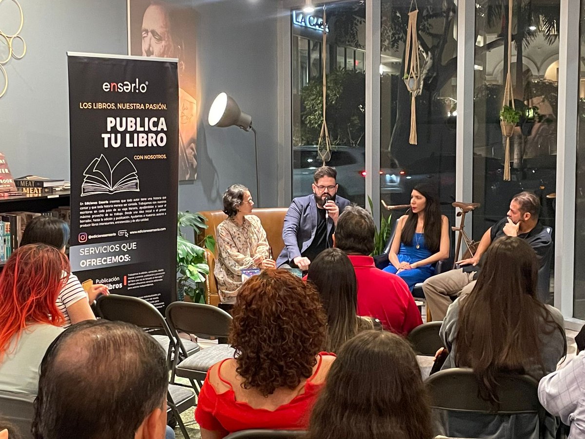 EditorialPulpo's tweet photo. Hoy estuvimos en The Bookmark de Santurce junto a editoriales hermanas hablando sobre nuestros proyectos. 

Además, Colección Náufrago está disponible en The Bookmark de Santurce. 

Gracias a Daryana Rivera de Ediciones Enserio y a The Bookmark por recibir nuestra editorial. 

🐙 https://t.co/k7mzUQdOqK