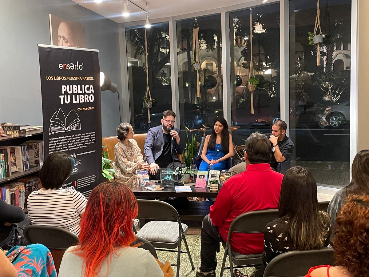 EditorialPulpo's tweet photo. Hoy estuvimos en The Bookmark de Santurce junto a editoriales hermanas hablando sobre nuestros proyectos. 

Además, Colección Náufrago está disponible en The Bookmark de Santurce. 

Gracias a Daryana Rivera de Ediciones Enserio y a The Bookmark por recibir nuestra editorial. 

🐙 https://t.co/k7mzUQdOqK