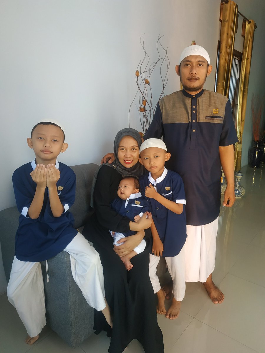 dinklez's tweet photo. Happy ied Mubarok
1444 Hijriah https://t.co/Kjru26k4D8