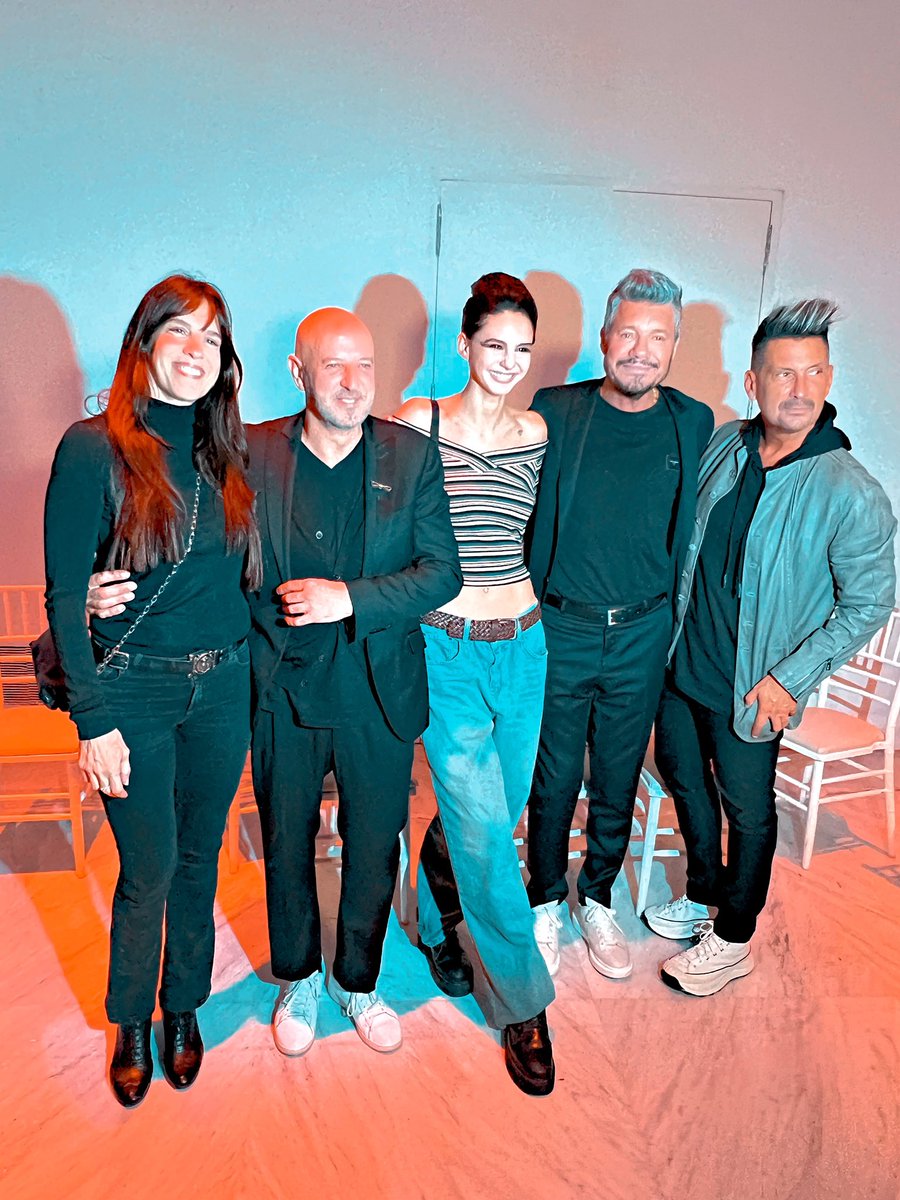 👏🏻👏🏻👏🏻 increíble Colección..! Felicitaciones <a href="/fabianzitta/">fabian zitta</a> ..!! Momentos <a href="/designers_ba/">DesignersBA</a> by <a href="/guillermoazarok/">Guillermo Azar</a> 
<a href="/cuervotinelli/">marcelo tinelli</a>