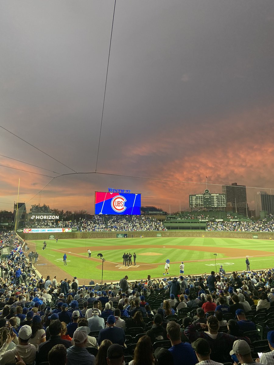 Perfect night for a ballgame! 
#SweetHomeChicago #GoCubsGo