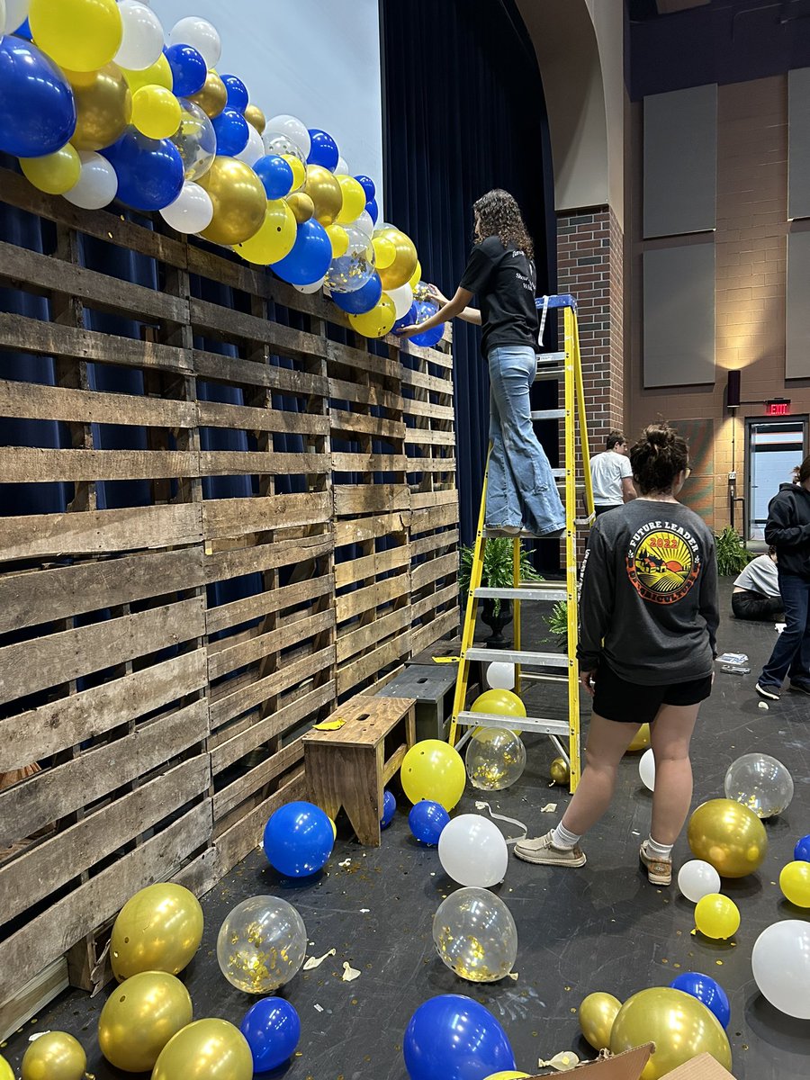 OtsegoFFA's tweet photo. Today our members worked as a team to get ready for our annual FFA Banquet. #OtsegoKnights #PentaPride @pentacareerctr https://t.co/NMvrrAC5zB