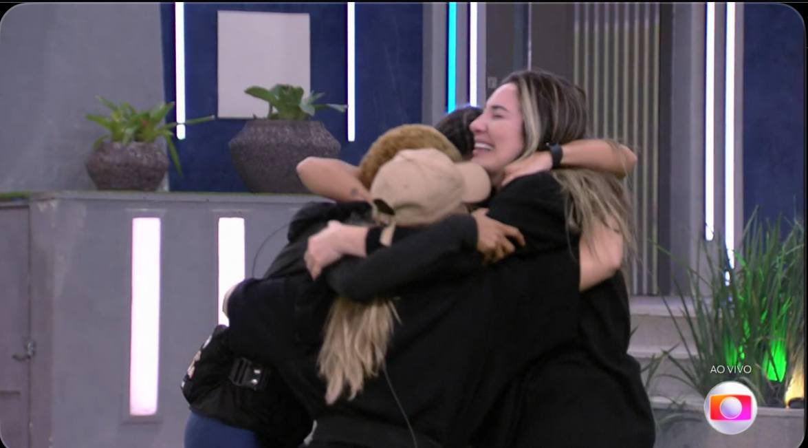 draameirelles's tweet photo. O TOP 4 é Desértico!

Conseguimos galera! Obrigada a todos que ajudaram!

VAMOS PARA A PROVA DA FINALISTA!

Boa sorte Amandinha 

#TeamAmanda #BBB23 https://t.co/4Yg660iQVr