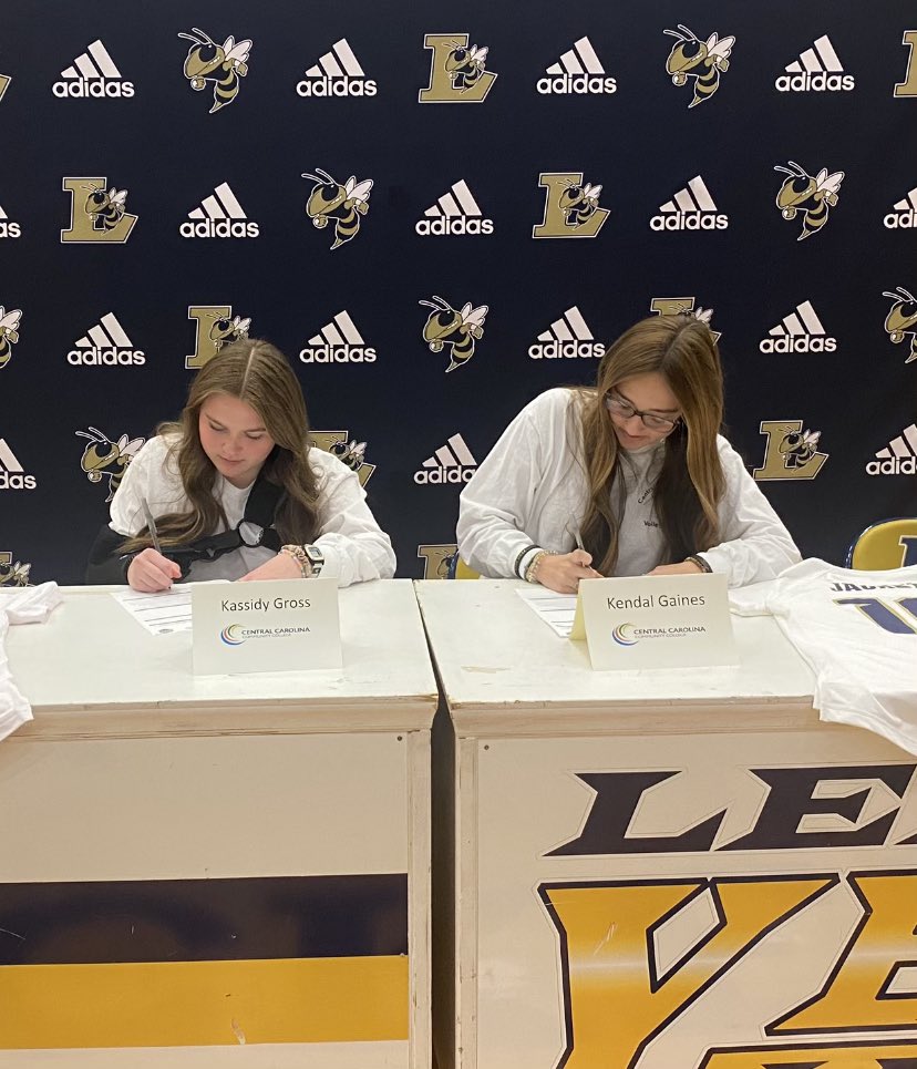 FuxMarissa's tweet photo. My sweet  volleyball girlies signed today for @iamcccc   @MsJPeace_LCHS @LCHS_Boosters we are full of rockstars at @LeeCountyHigh https://t.co/i1t5xZ980x