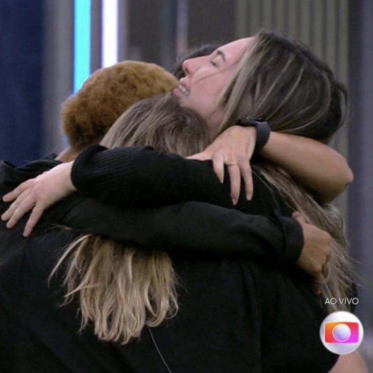 diegoschueng's tweet photo. 🚨INEXPLICÁVEL! Uma final de plantas (Amanda e Aline), com uma que voltou (Larissa) e a Bruna (que dispensa adjetivos). Tudo que o programa prega foi por água baixo. Se posicionar e se comprometer foi um péssimo caminho nessa temporada. #BBB23 https://t.co/T3QK6taGMG