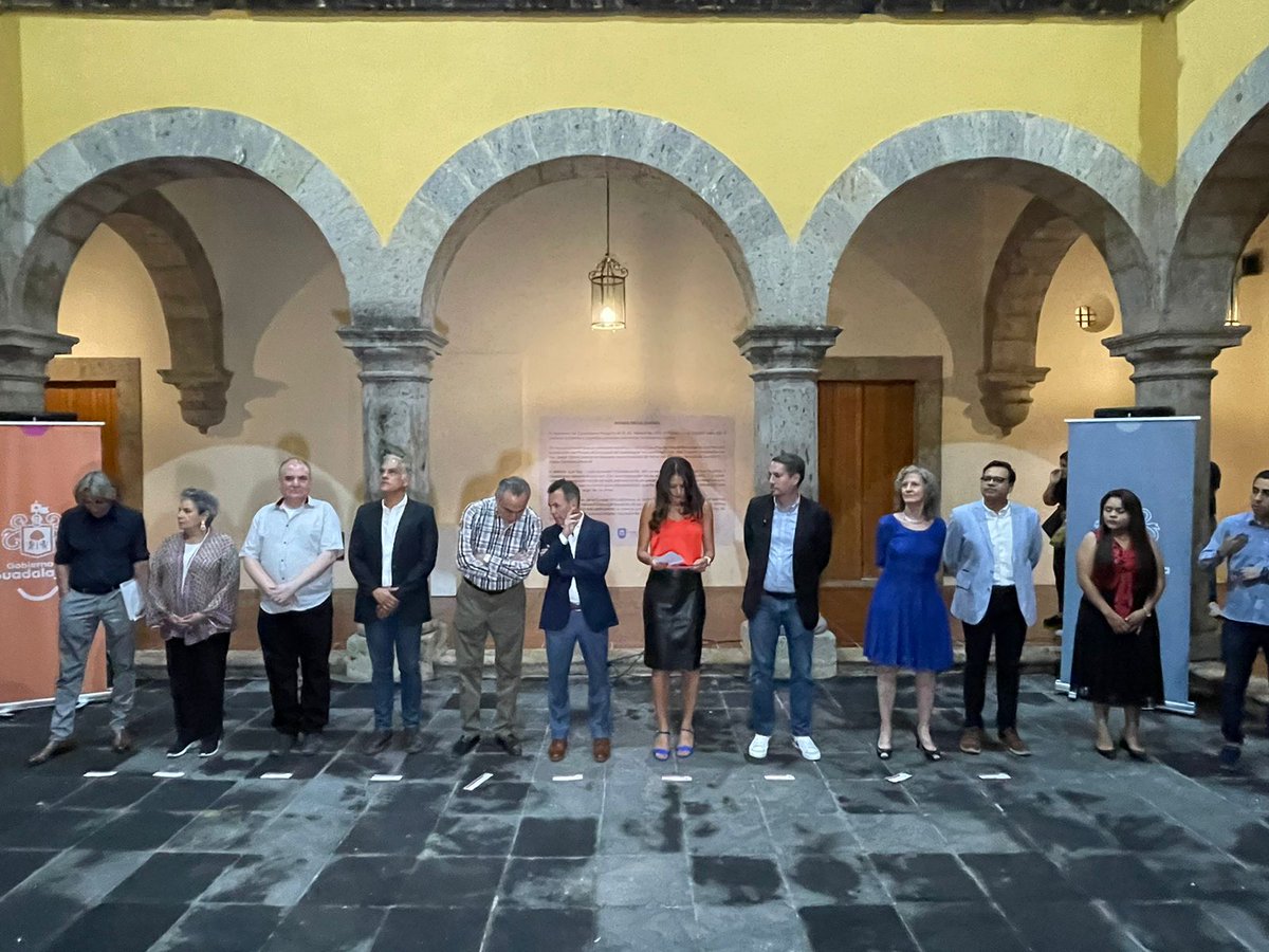 zona3noticias's tweet photo. #ZONALocal | Este jueves se inauguró la rehabilitación del Museo de la Ciudad, al lugar asistió @PabloLemusN  Presidente Municipal de @GuadalajaraGob , además se contó con la presencia de Gina Zohn, Hija del Arquitecto Alejandro Zohn Rosenthal🖼️ https://t.co/gZYhz8zDoo