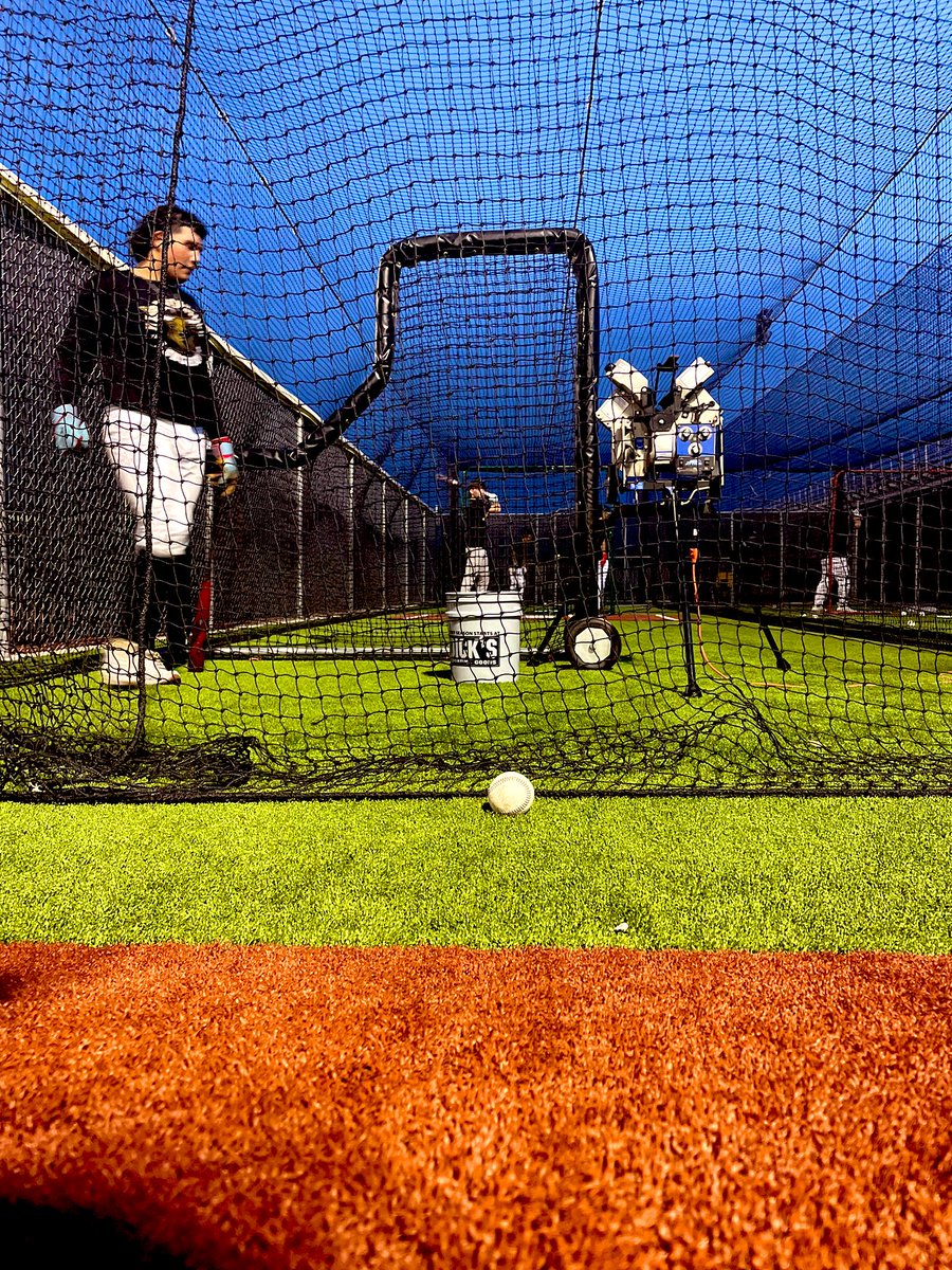 _HVILLEBASEBALL's tweet photo. Day 70-
#HVILLEBASEBALL #TIMTA #N1B1 https://t.co/IZPMMtLzyk