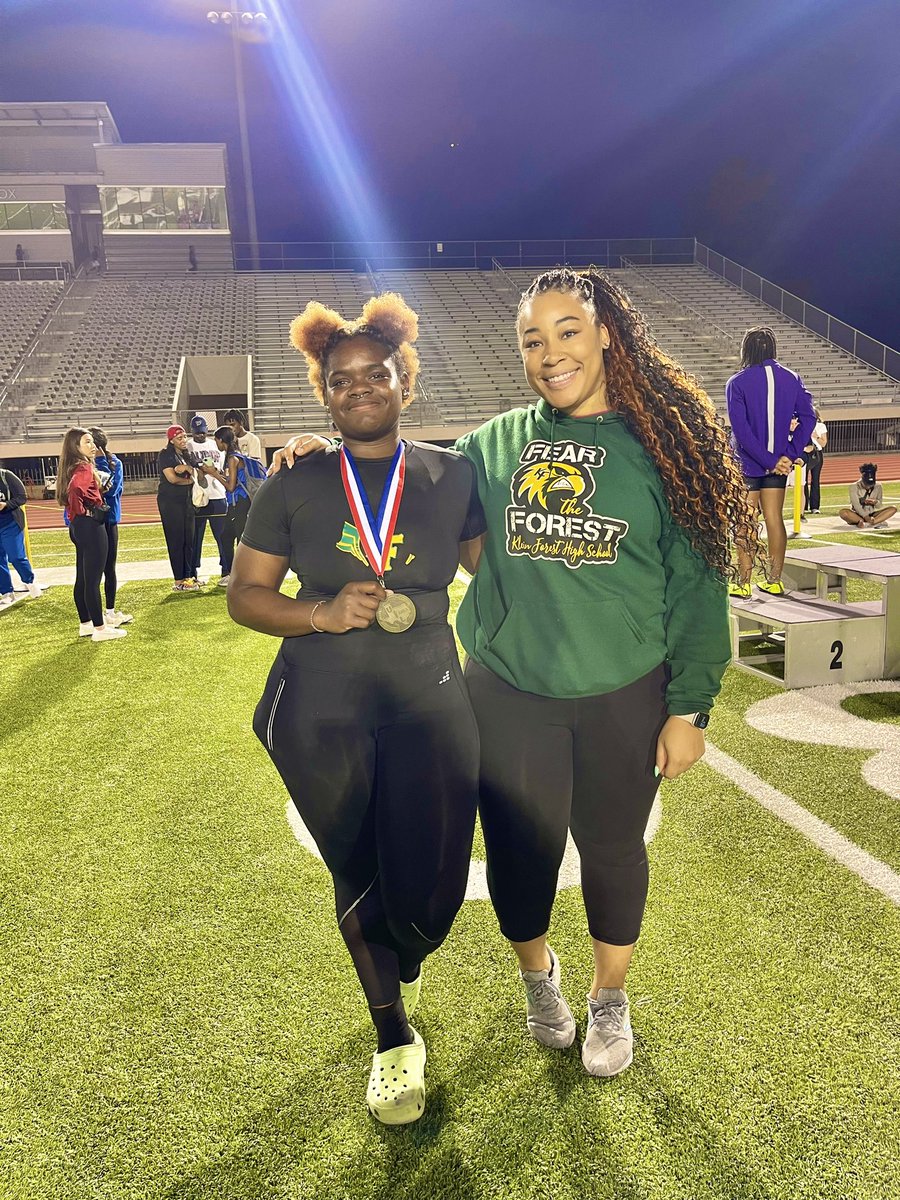 kftrackgirls's tweet photo. 2023 Area 15/16 Meet!! 1st Place in the Shot Put!! 44โ 1โ One Champ to Another @teedotdavis1 โผ๏ธ
#KFBAMN23
#BackIIBusiness
#FTF
In It To Win It All ๐ https://t.co/wucJ5XJcbf