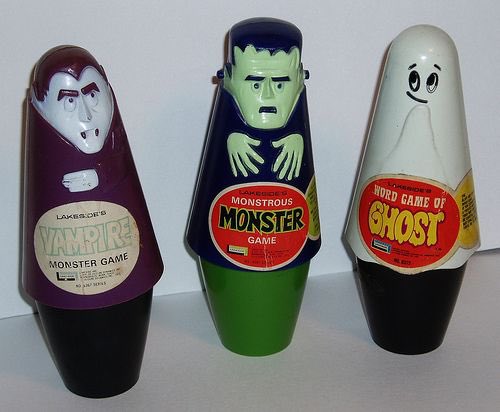 hauntorama's tweet photo. Vintage Lakeside Monster Games (1971). 
#vintagemonsters #vintagegames #horrorgame #horrorcommunity https://t.co/qMpAjwWmrj