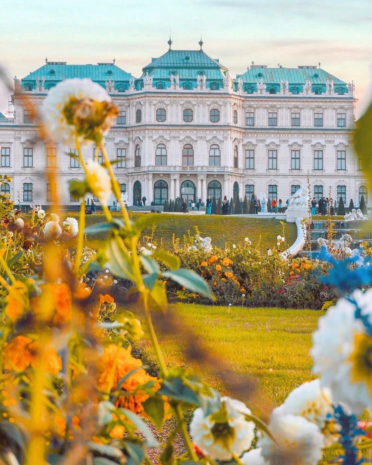helena_mar19's tweet photo. Good Morning 
Have a Nice Day 

(Austria,📷Pinterest) https://t.co/xx6reVqYxl