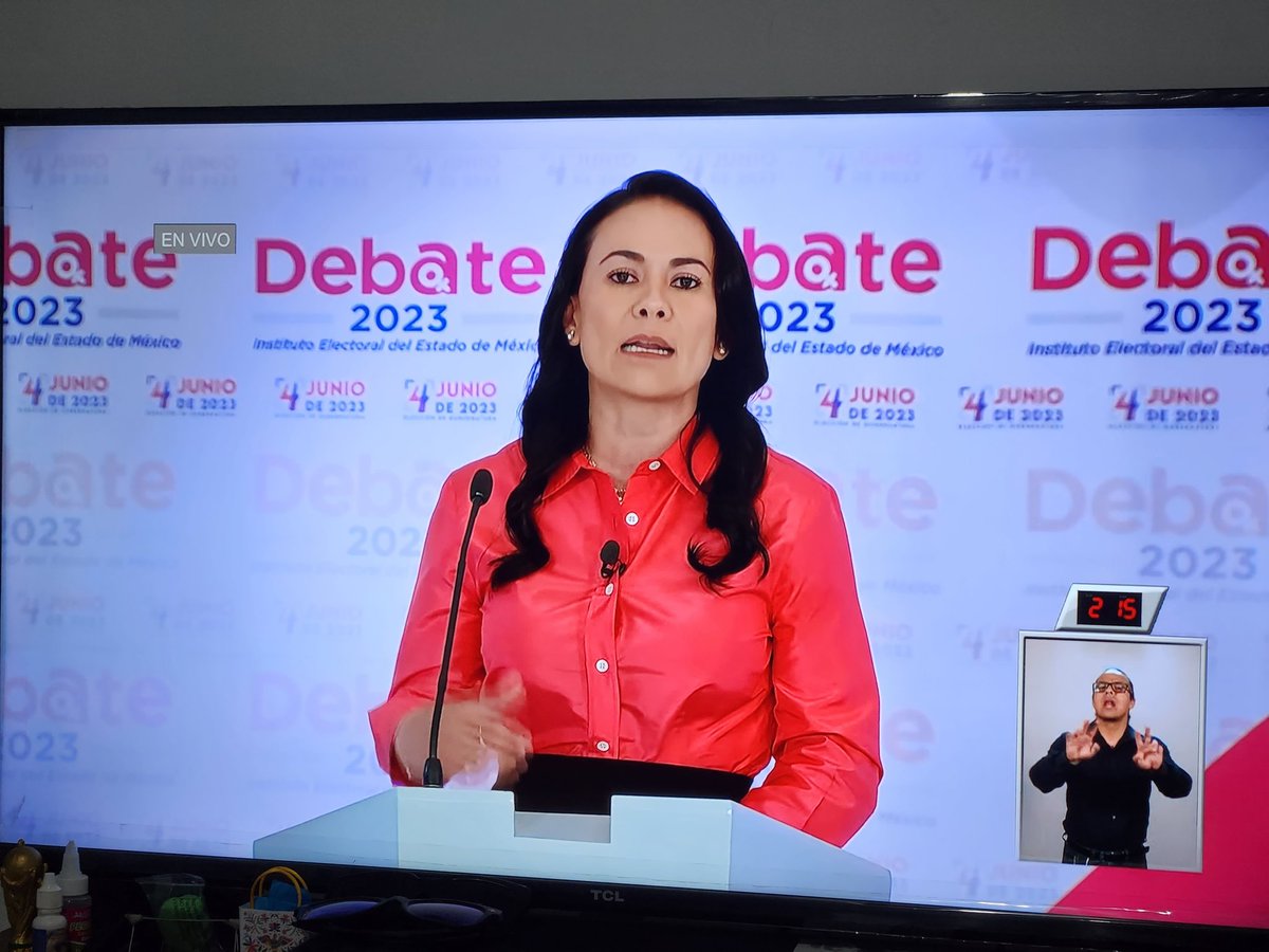 betybalanzar's tweet photo. No tengo duda #AleLaMasCapaz para gobernar el Estado de México. https://t.co/ENWCtzUiox