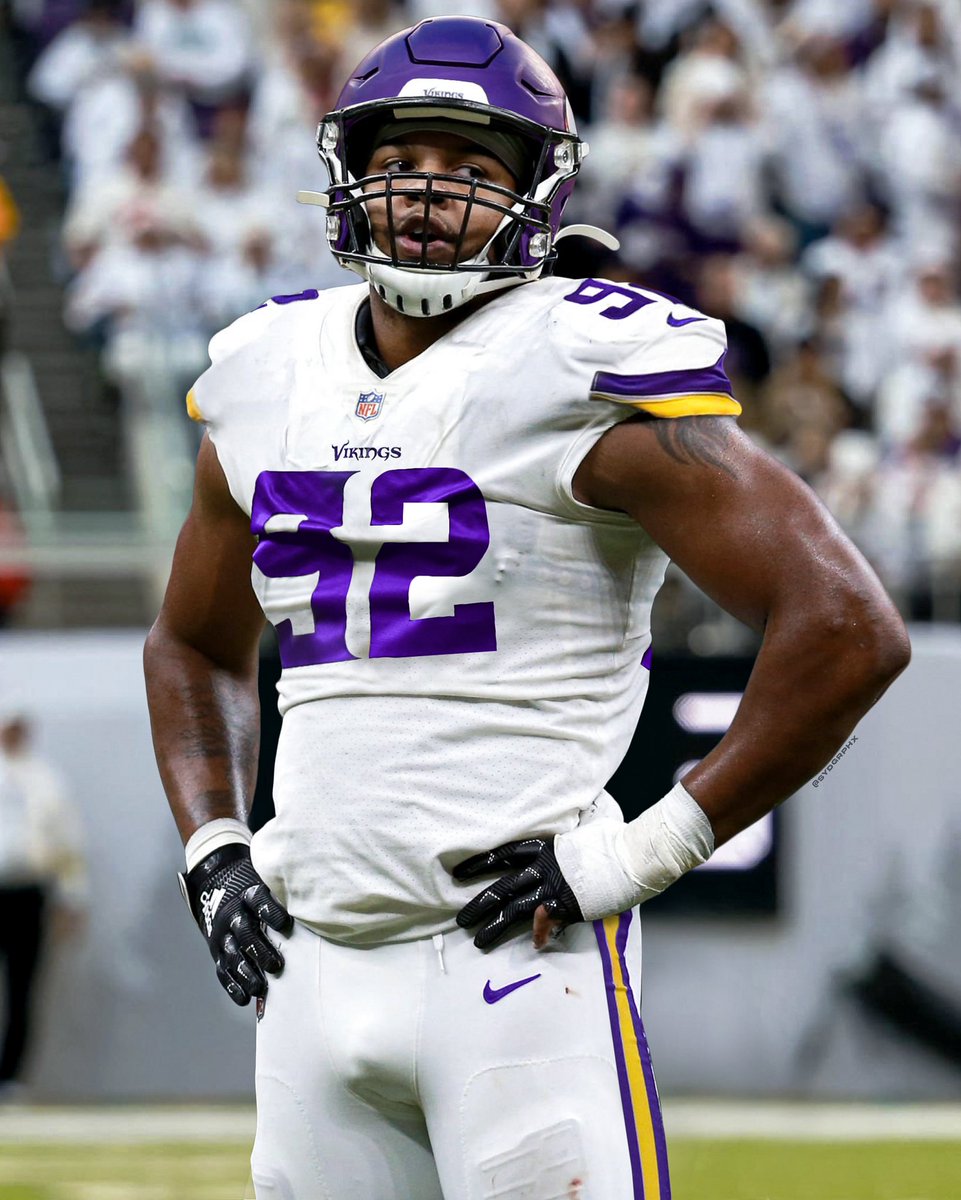 sydgrphx's tweet photo. Very late Davenport swap😶
#nfl #vikings #jerseyswap https://t.co/R4jvmfuq3J