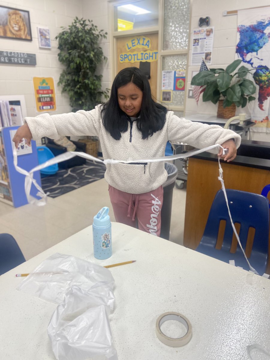 BeyahLab10231's tweet photo. I am so glad Monaview student participated in the 06 after school program. They have learned so much through stem activities, Creative writing, Lexia, education games and more. #06AfterSchoolProgram #MonaviewMoments https://t.co/vUt0NbgXwf