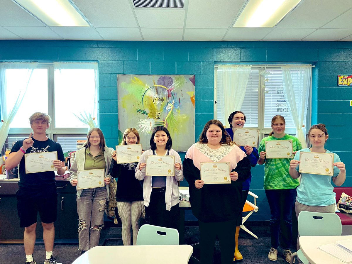 TeenTeacherLA's tweet photo. Shoutout to these eight Creative Writers who received word today that their short stories were all accepted for publication! #OtsegoKnights #CreativeWritingKrupp #YoungAuthors #PublishedAuthors https://t.co/ddRJF7WsgK