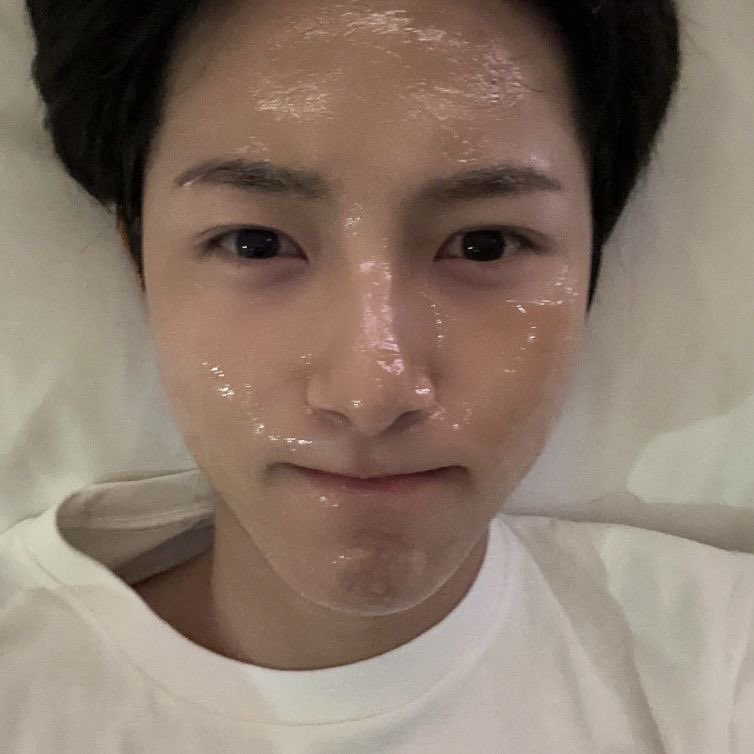 jjueyah's tweet photo. .   

˚ ༘♡ ⋆｡˚ .   welcome to my space !  

ˏˋ°•*⁀➷
       
          ✩ #wtsmw — sales ! 🎧
          ✩ #jeysalamat— feedbacks ! 🧷 https://t.co/XI1Hn6lHVD