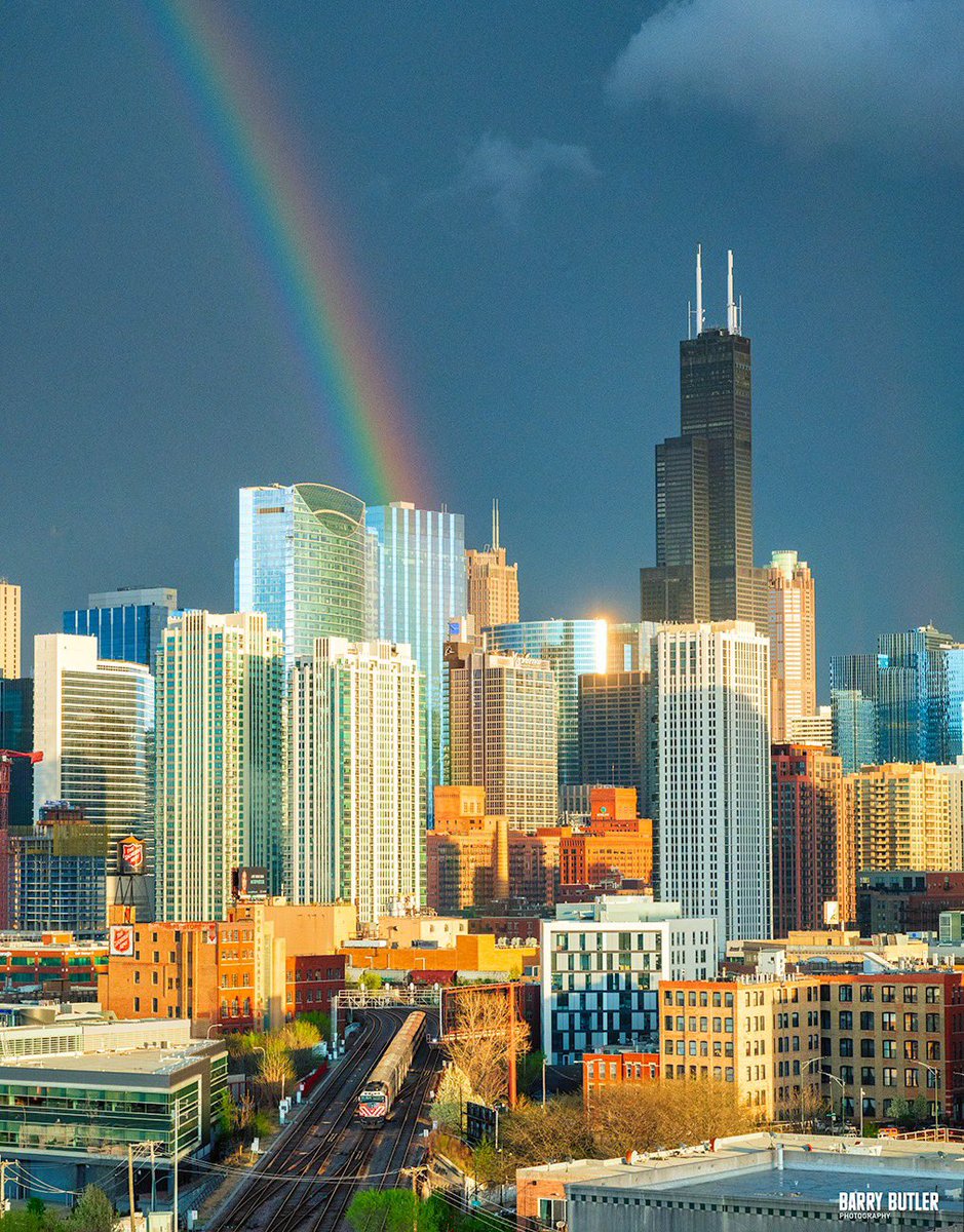 Rainbow Ride.    This evening's commute home with a rainbow over the Chicago skyline.   #weather #ilwx #chicago