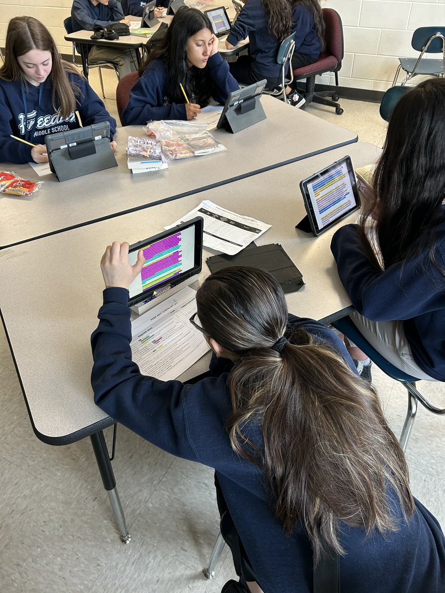 LJohnsonELA's tweet photo. 6th grade #AIMES students taking the job of peer conferencing their argument essays very seriously! 🧐🤩 #d100inpires @FreedomD100 https://t.co/g6SZj3T9AY