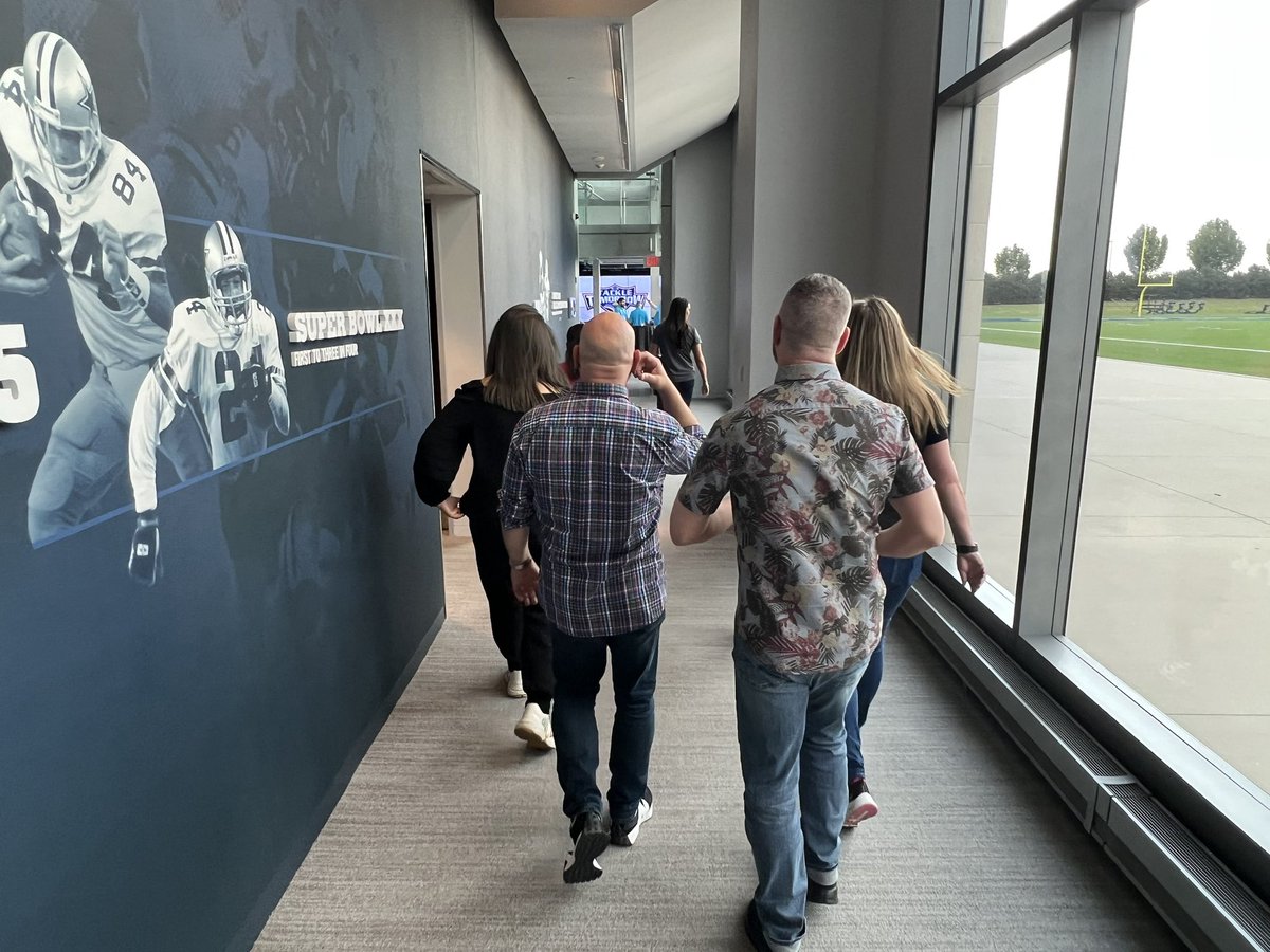 JamesLeeWW's tweet photo. It’s a privilege, not a right to coach, play, or work… #ChallengeAccepted #WinWithClass
@DejaMinusTheVu @MaxvargasSf @dianelegaspi @gracewang22 @edwardmagdziak https://t.co/tothV9tGxo