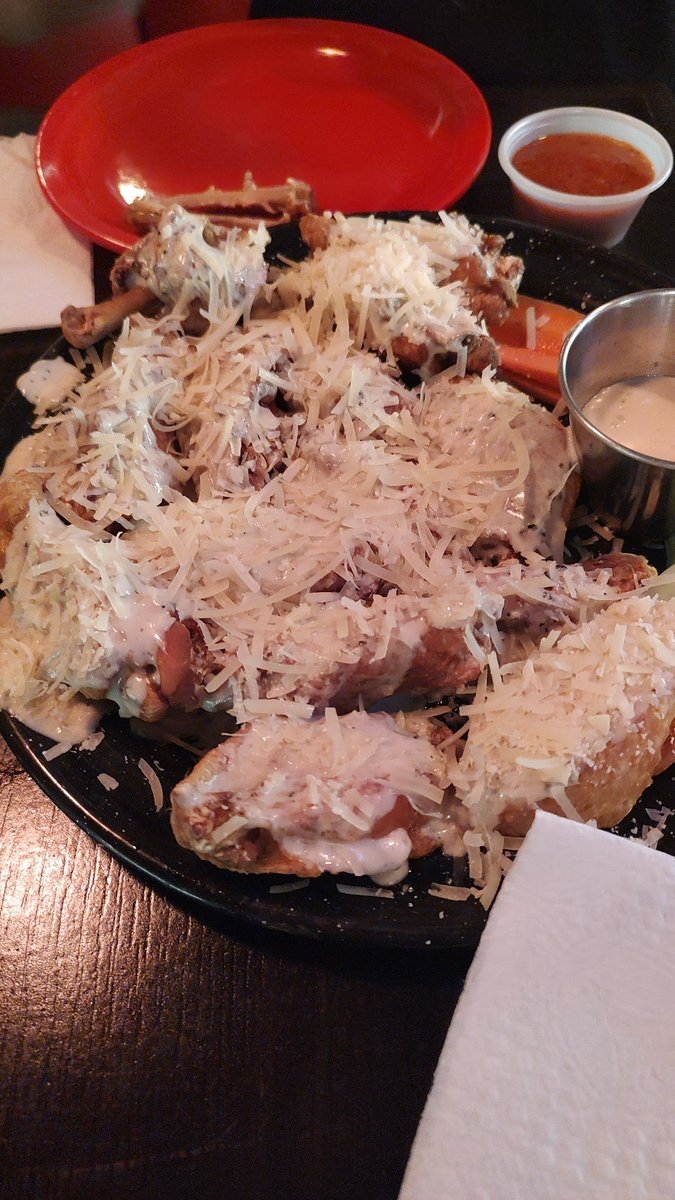 Mahilaaa's tweet image. Alitas !!! (@ Perro Callejero - @perrocallegrill in Nueva Santa María, Mexico w/ @mau__mtz) swarmapp.com/c/1hUFiLy6Tv8