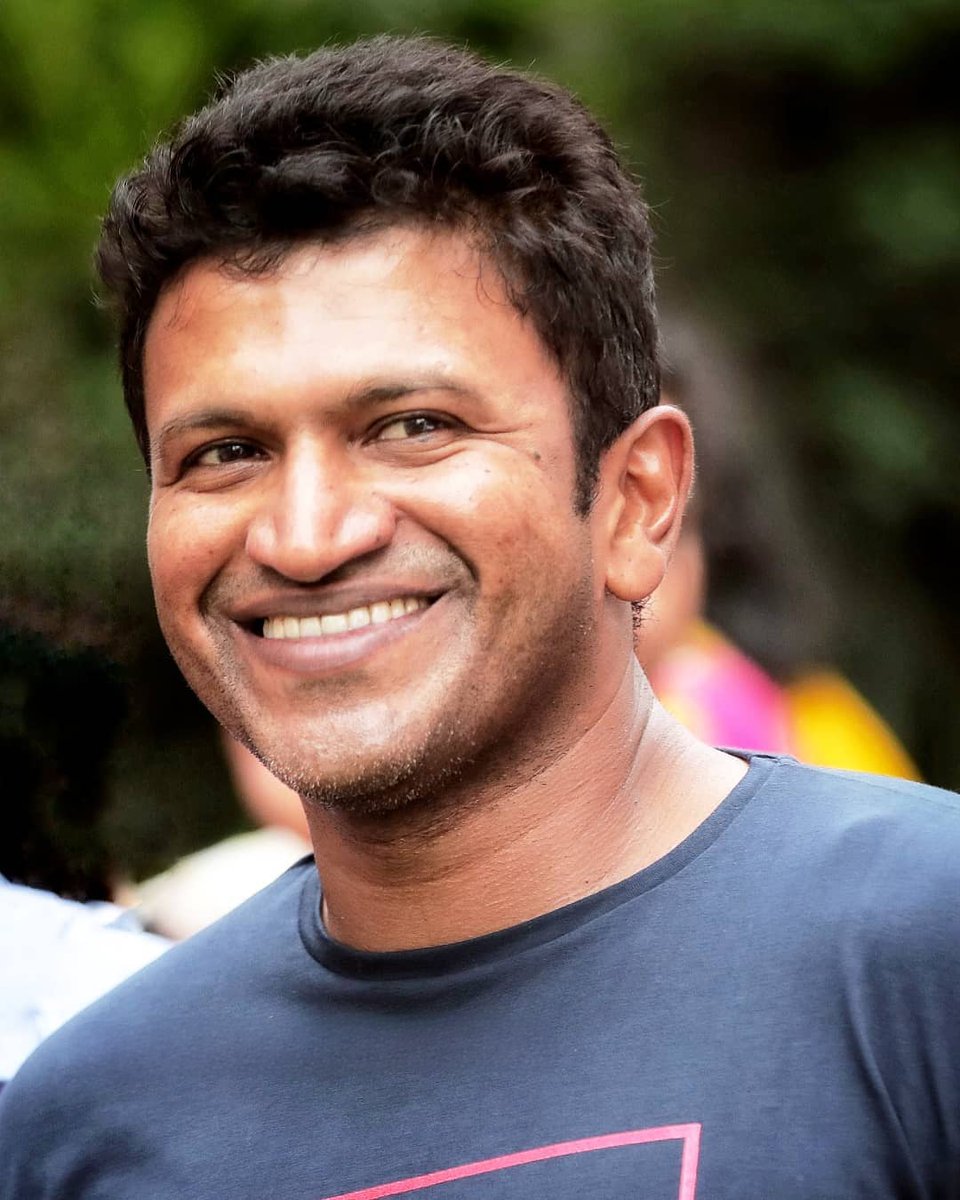 PowerStaaar's tweet photo. ಶುಭೋದಯ ಕರುನಾಡು ❤️🤗

#TheRajkumars #PuneethRajkumarLivesOn #Appu #PowerStar #PuneethRajkumar #DrPuneethRajkumar #PowerStarPuneethRajkumar #AppuFans https://t.co/IiM8fTrjj0