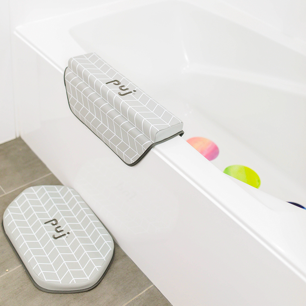 Our Puj Pads Arm Rest + Kneeler make bath time a little bit easier and a lot comfier!

- Soft neoprene cover with stylish Herringbone design 
- Embroidered Puj logo
- Plush cushion is easy on mom + dad's knees

#bathtimecomfort #toddlerbathtime #babybathaccessories #pujbaby