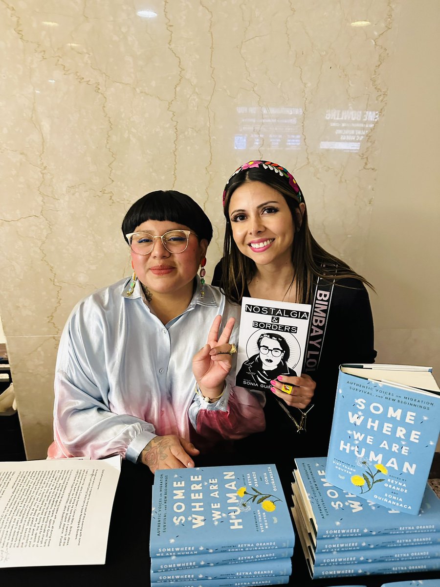 doctorabrendasq's tweet photo. Magnífica velada escuchando, admirando y aprendiendo de @theSoniaG 

“What glory we incite 
What glory we create 
What [fucking] glory we are.” 

#bilingüesenelMidwest #elartecura #immigrantvoices https://t.co/sGPKu5awqS