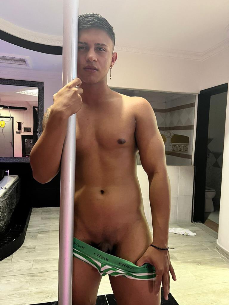 sansebas_'s tweet photo. Buenas que hacen? https://t.co/Ma6xaQRRMh