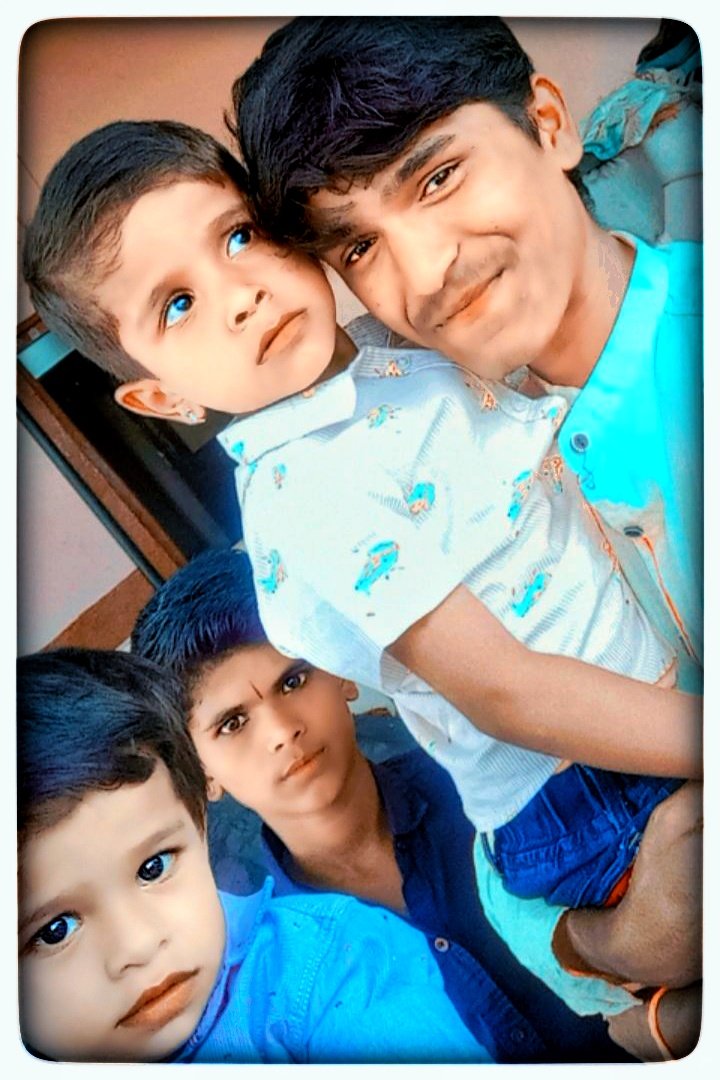 ManjunathaGuri's tweet photo. ನಾನು ಮತ್ತು ನನ್ನ ಅಳಿಯಂದಿರು ❤️
@ManjunathaGuri https://t.co/qORNtHM6XN