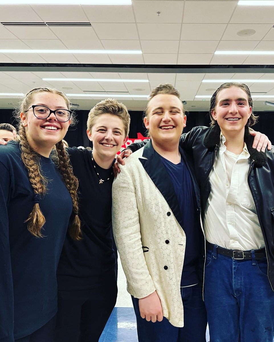 MrsE_MHS's tweet photo. AMAZING. The cast and crew put on such a great musical tonight! ❤️🎶 @MadeiraSchools https://t.co/AoVMCpPM1x