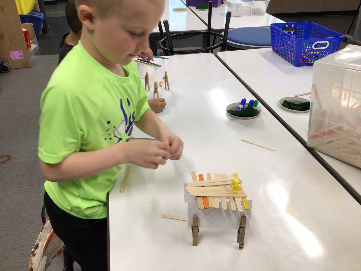 PasArrowsTales's tweet photo. Our future builders and engineers!! When we first began this lesson, kindergarteners lacked confidence. At the end, they didn’t want to stop and were very successful. #icantestmyprotytpe #innovative #stem #planb https://t.co/Kv6LCISOfp