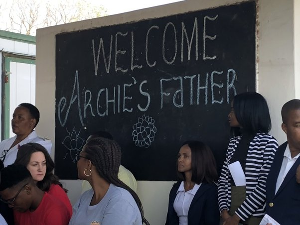 BrutusMaximusX's tweet photo. "Welcome Archie's Father" because they don't believe TW is Archie's biological mother #WallmartWallis #WalmartWallis #SURROGACY #MoonBumpMeghan #MoonBump
Apparently, Meghan Markle was livid when she saw this.
I can’t think why?
🚪🩺🧪
From #TiaraGate Now Surrogate to #Surro-Gate https://t.co/B2oV89SNkD