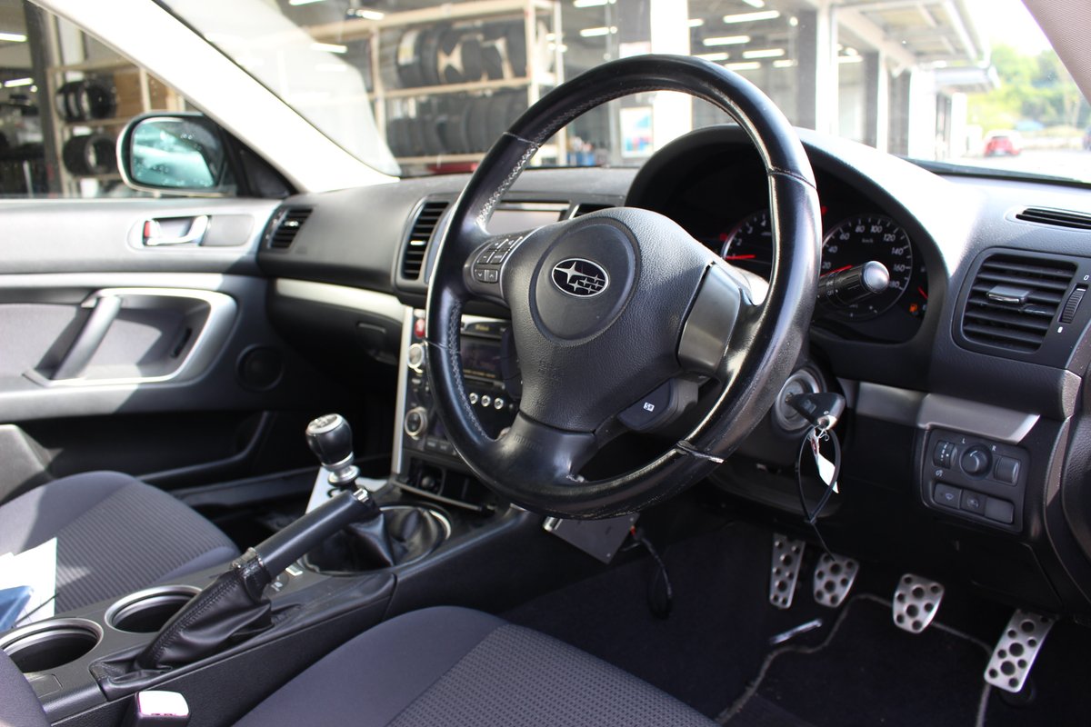 GTGarage1's tweet photo. ★入荷速報★
H19 レガシィツーリングワゴン
2.0GTスペックB 走行92000km

修復歴有りですが
その分とってもリーズナブルに販売予定！

走り良し、使い勝手良し
新社会人の方にオススメモデルです👍

#ガリバーGTガレージ
#レガシィ
#BP5
#スポーツカー販売
#スポーツカー査定 https://t.co/rPr1CwOwuk