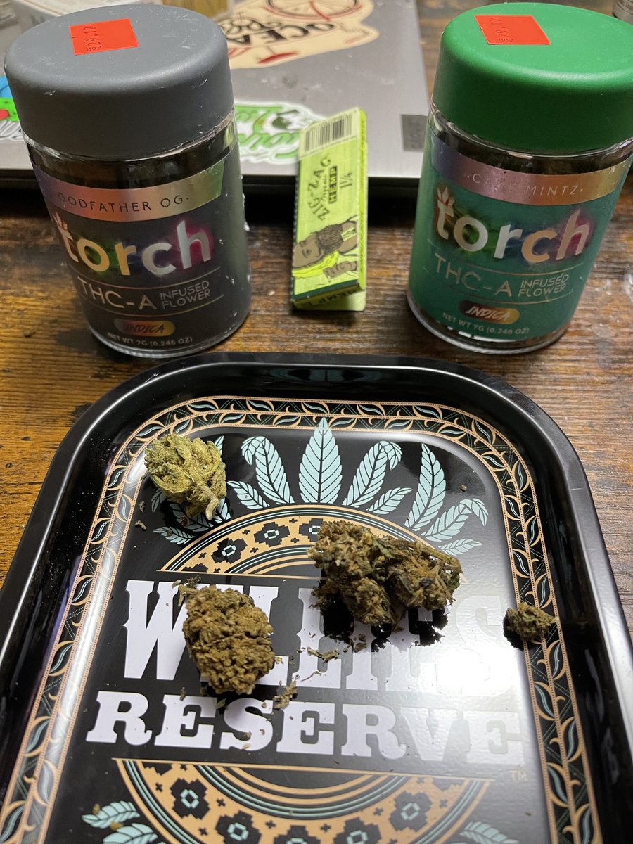 pooldoc1's tweet image. Fixing to make a salad … #godfatherog #cakemintz #reggie #happy420 ⁦@NolaNooch⁩ ⁦@pool_jana⁩
