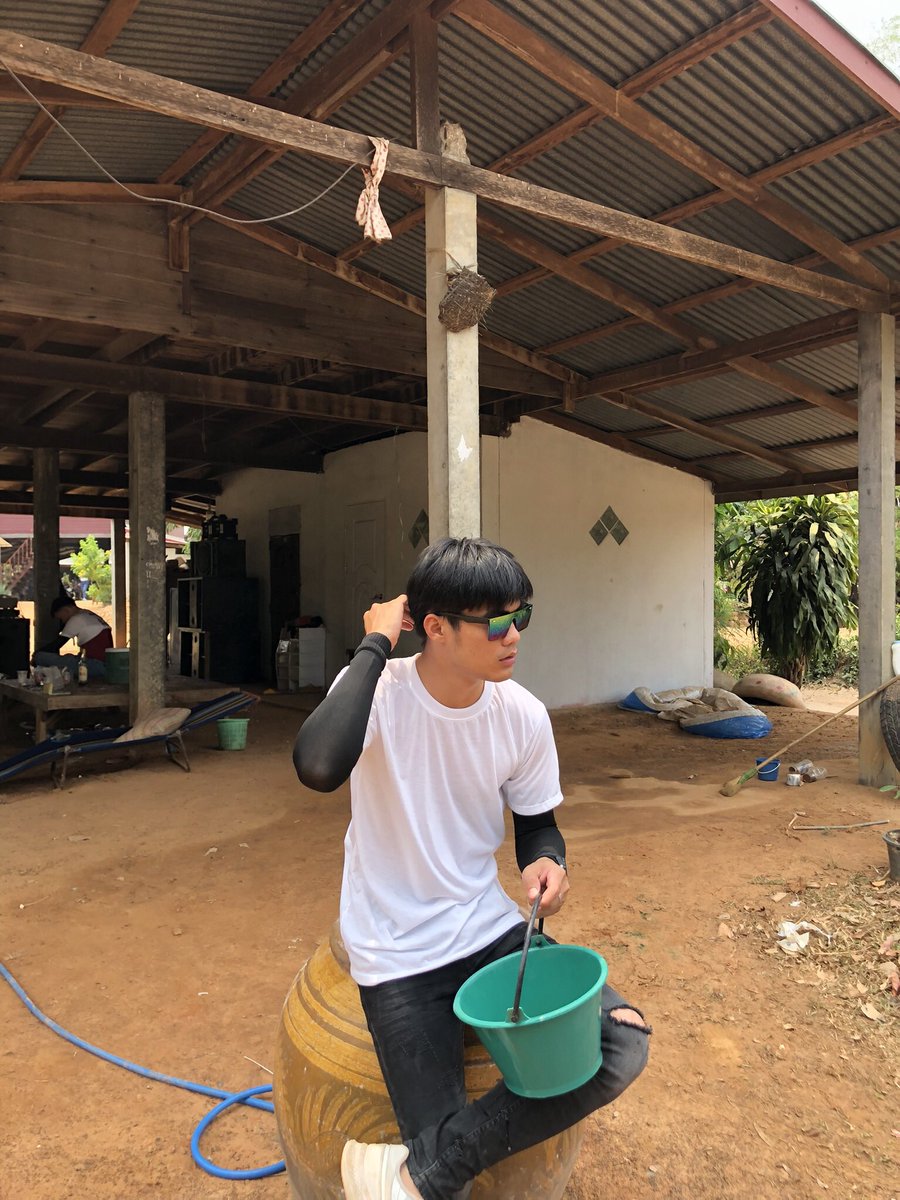 19092542 tweet media
