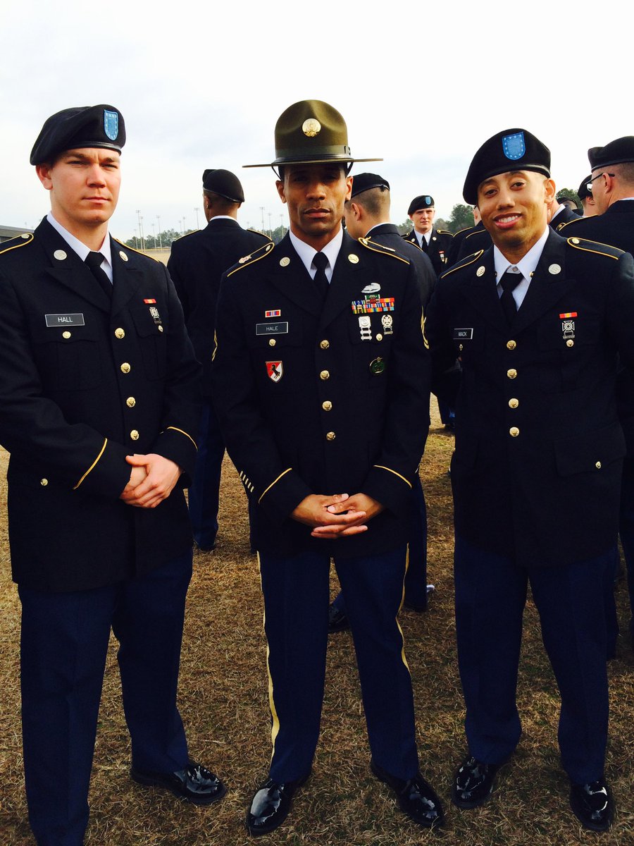 kanovimack's tweet photo. #ThrowbackThursday #USAR #ftjackson #ftlee I gracefully served my country for 11 years. I Say HOOAHHHHH #ussolider #armystrong https://t.co/g7YYCtKtoI