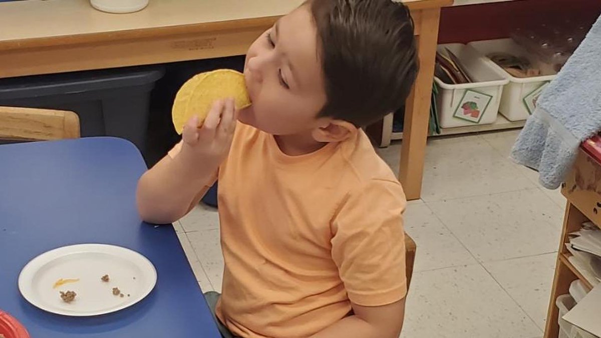 mdcps_prekese's tweet photo. Tasty Tuesday ➡️Taco Tuesday in Ms. Joanne’s LEAP class! #ecw #learningthroughplayeveryday @OfficeofESE @MDCPS_OECP https://t.co/nwCJwrjDNz