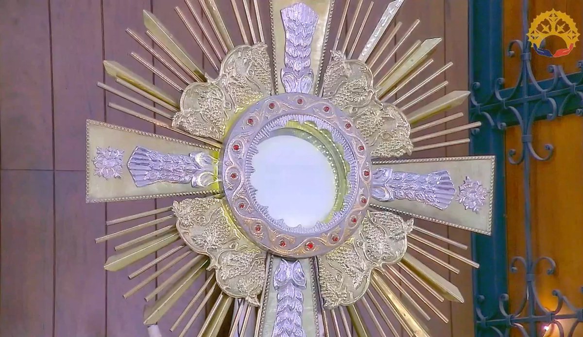 Por siempre sea bendito y alabado... 
#Prayer #Eucharist