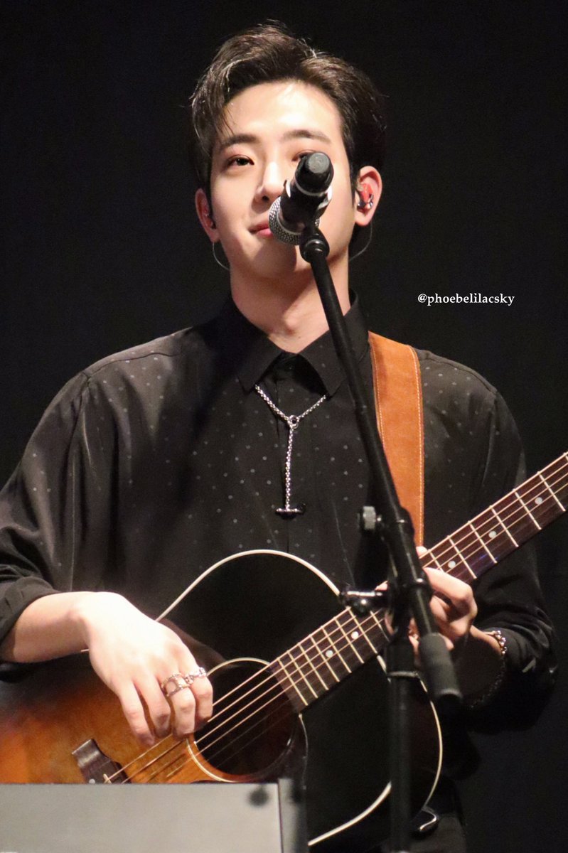 phoebelilacsky's tweet photo. 230414 The Rose Japan Showcase 

just realized I haven’t posted this soft Dojoon.
He’s always smiling.😭😭😭cheerful as always 🥺💖
@parclassic 

#TheRose #더로즈 #Dojoon #도준 https://t.co/FFWb4zFFcf