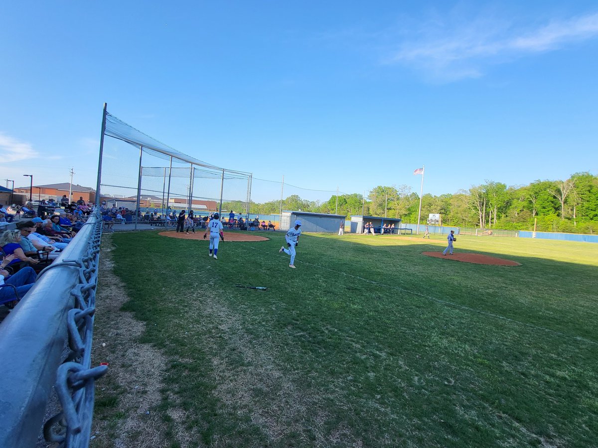 RMSRavens's tweet photo. The Dynamic DUO!! TY and Jay!! Ravens Win!! #Ravensbaseball #WEARE #ROCKVALE https://t.co/DzZzacyGCA