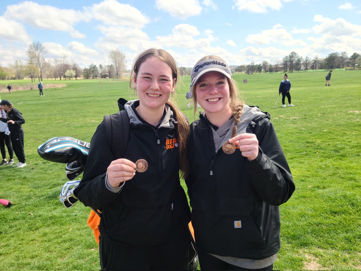 ro_girlsgolf's tweet photo. Congrats Brynn and Addey on earning medal honors at the LC Invite. Brynn finished in 3rd place with a 95 and Addey in 4th place with a 98! Birthdays bring out the best in us, Happy Birthday Brynn🥳🧁 #HarryandLloyd https://t.co/c008WtF835