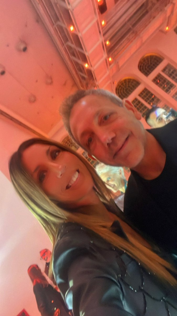 Tantos años de disfrutar cada colección y presentación! Amar lo que uno hace.. gracias siempre <a href="/guillermoazarok/">Guillermo Azar</a> por permitirme estar presente!! Increíble desfile de <a href="/fabianzitta/">fabian zitta</a> en <a href="/designers_ba/">DesignersBA</a> <a href="/GrupoMassAr/">GRUPO MASS</a> <a href="/NaturaArgentina/">Natura Argentina</a> <a href="/PatoZugievich/">Patricia Zugievich</a>