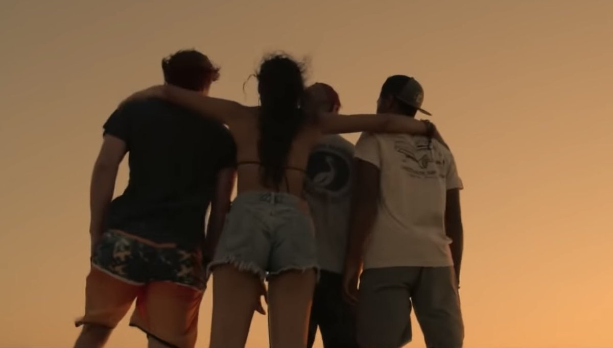 bellaisa20012's tweet image. Manifesting that scenes like these appear in the teaser trailer which should release in a few MONTHS