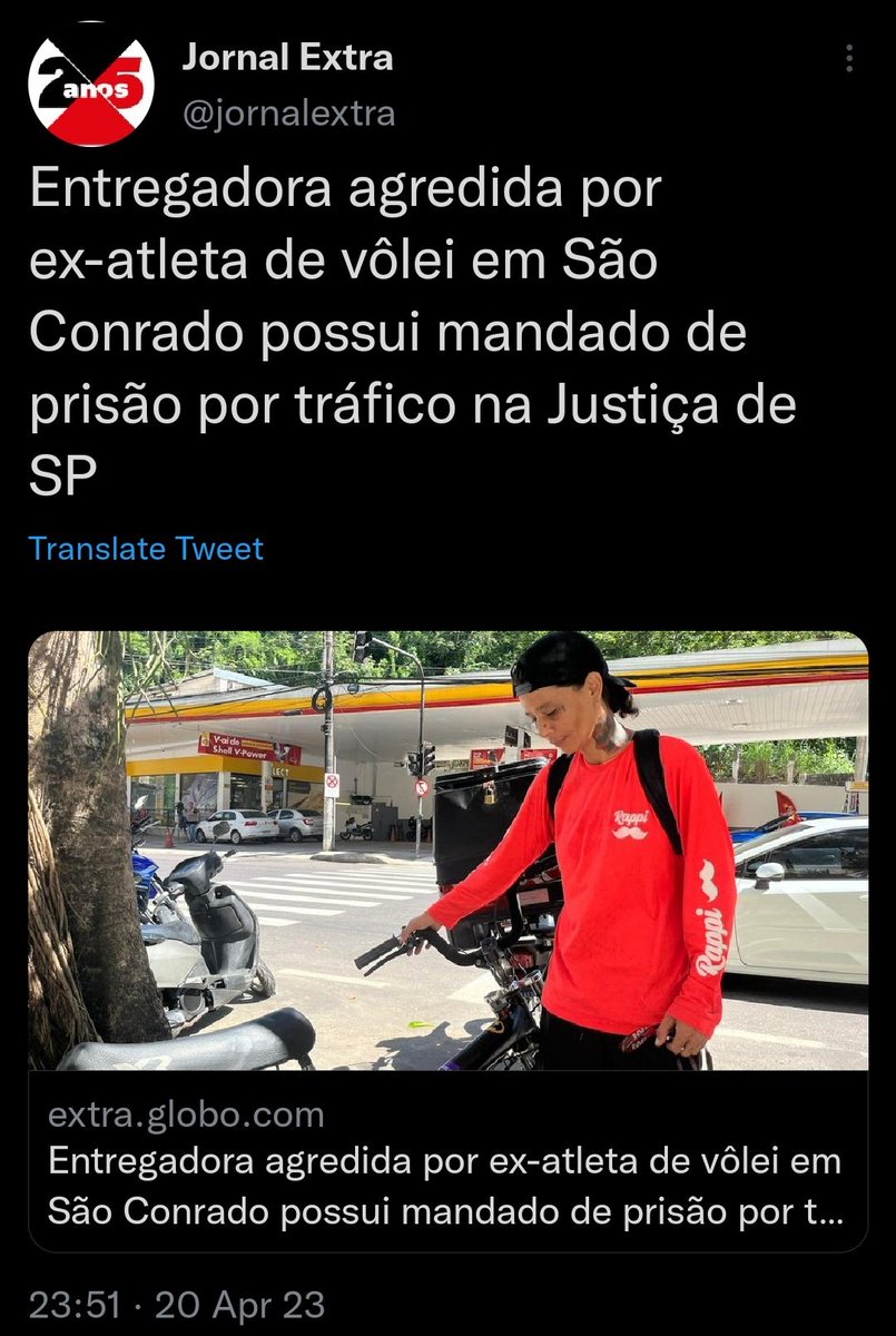 Cecillia's tweet photo. Um exemplo do quão nocivo o jornalismo socialmente irresponsável pode ser. É injustificável esse tipo de abordagem. Isso é uma justificativa? Atenuante pra racista? É razão para chibatada? DEPLORÁVEL. Esse jornalismo é parte do problema. https://t.co/9Hhqp0WjbM